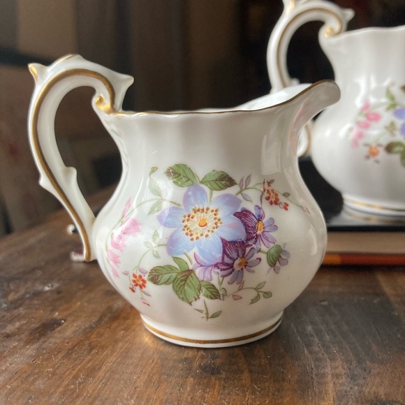 Royal Crown Derby Creamers & Cup - Derby Posies Pattern in Purple & Pink - Picture 3 of 17